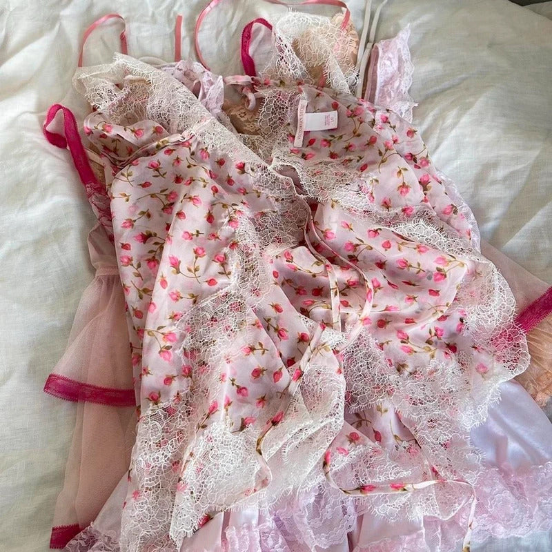 Victoria's Secret Y2K Fairycore rose print & lace cami