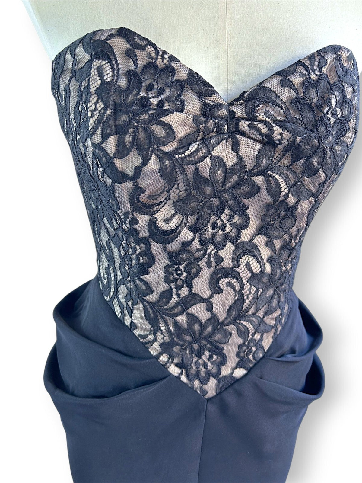 Betsey Johnson Lace Corset Silk Cocktail Dress - Classic Vintage Prom Dress US 8
